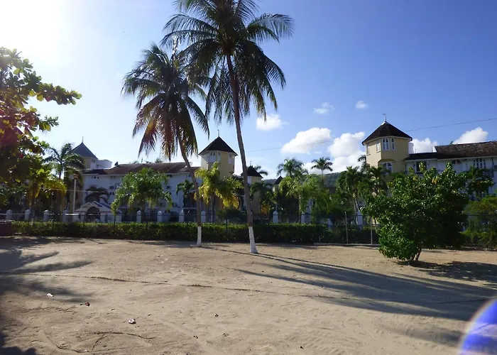 One Bedroom A17 Aparthotel Ocho Rios